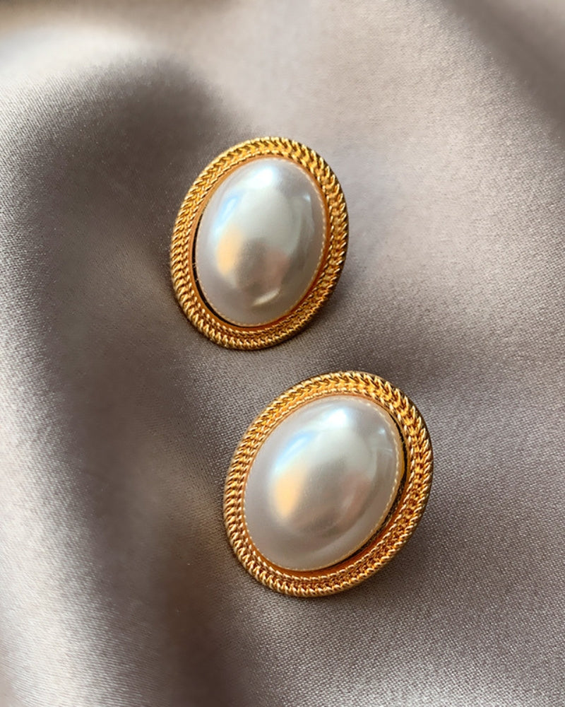 Radiance Oval Pearl Studs